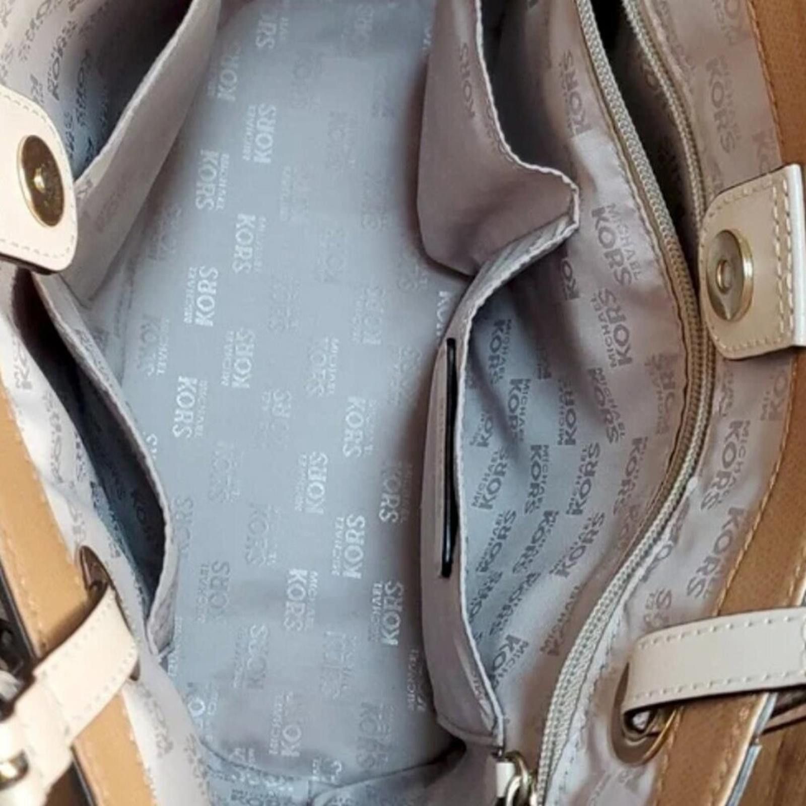 Michael Kors NWOT MICHAEL KORS Camel/Tan Jet Set Medium Tote w/6 pockets Size ONE SIZE - 8 Thumbnail