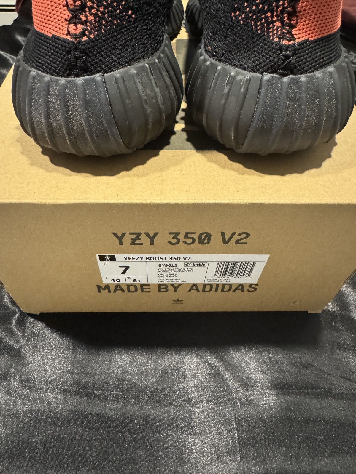 Adidas YEEZY BOOST 350 V2 RED Size US 7 / EU 40 - 7 Thumbnail