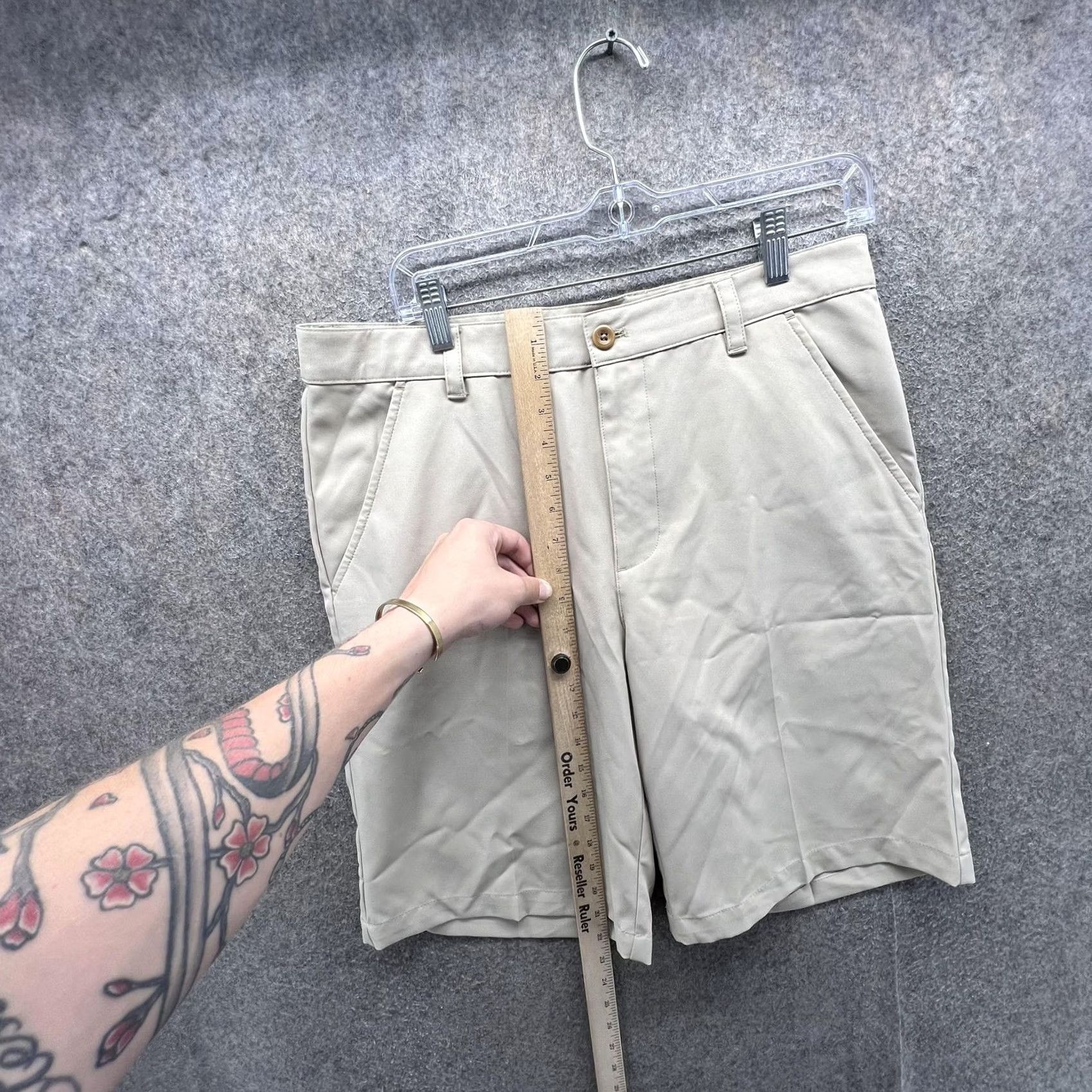 Izod IZOD Golf Shorts Mens 32 Beige Twill Chino Performance 10 Inseam Casual Mens Size US 32 / EU 48 - 3 Thumbnail