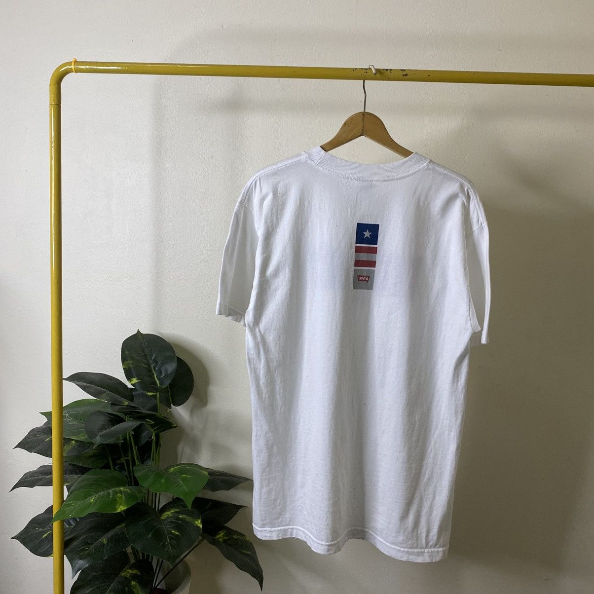 Levi's Vintage 1990s Levis USA Star T Shirt Size US L / EU 52-54 / 3 - 7 Thumbnail