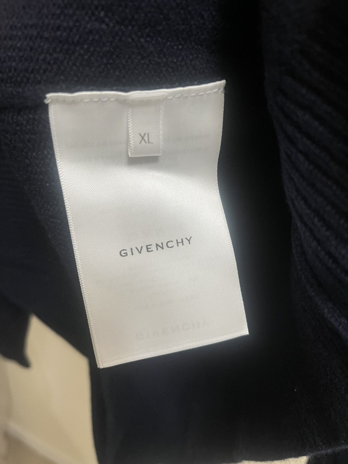 Givenchy Givenchy Sweater Sz XL Size US XL / EU 56 / 4 - 7 Thumbnail