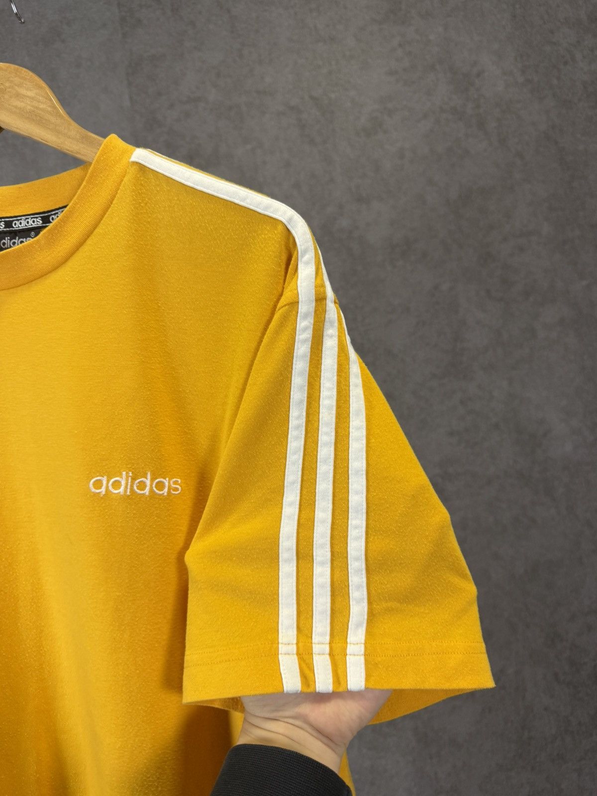 Adidas Adidas vintage tee Size US XL / EU 56 / 4 - 5 Thumbnail