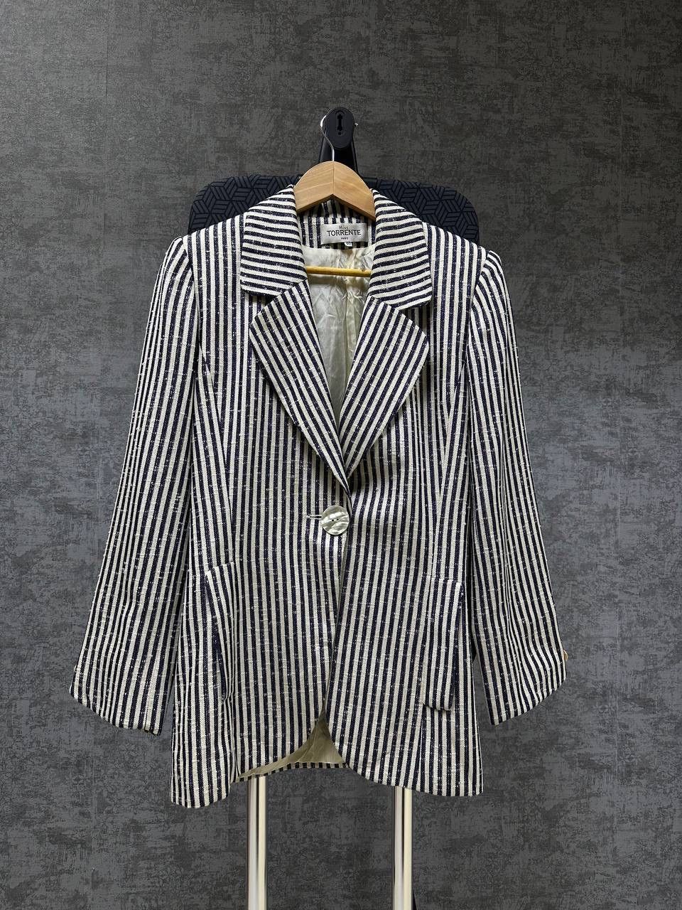 Japanese Brand × Vintage Vintage Miss Torrente Cage Paris Blazer Size L / US 10 / IT 46 - 2 Thumbnail