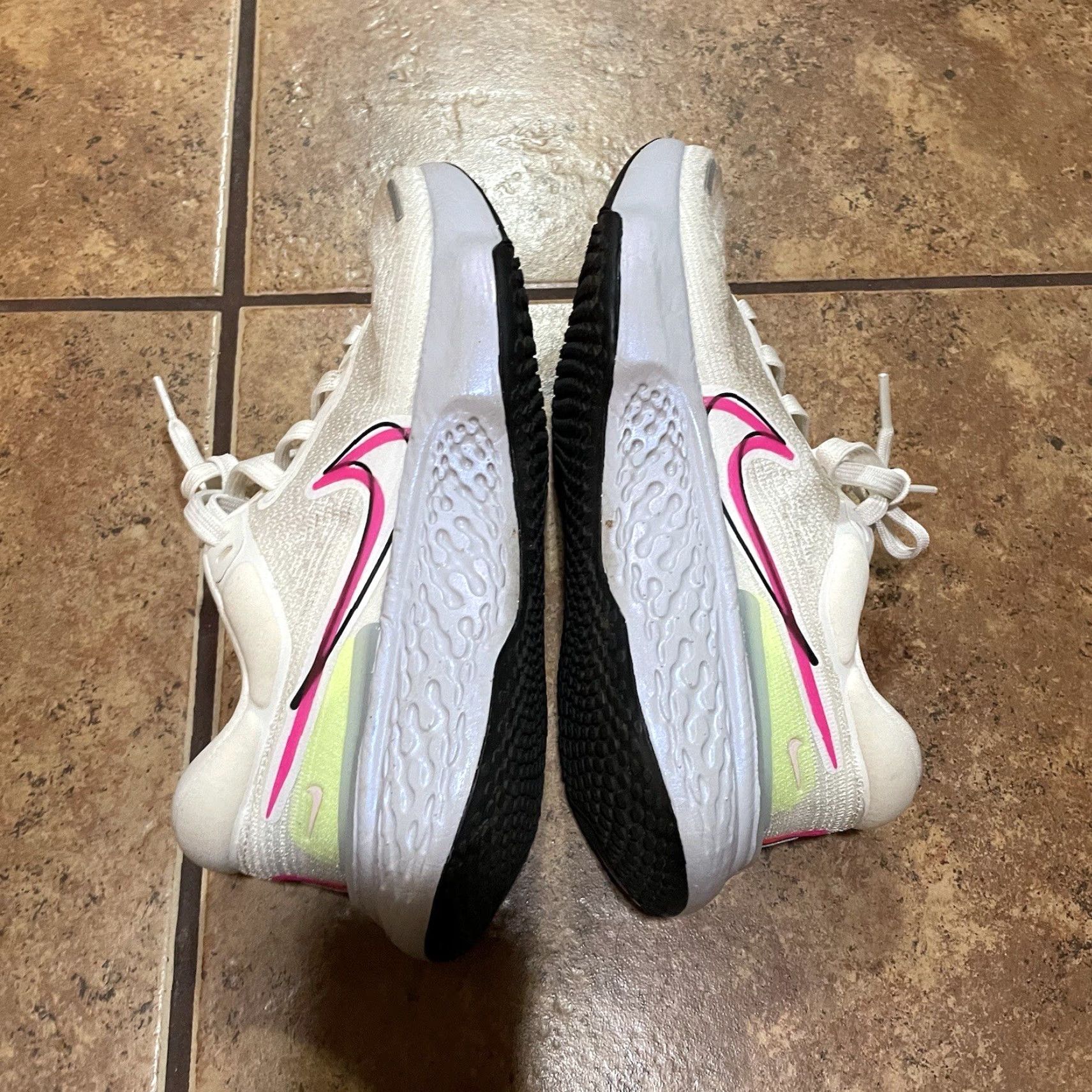 Nike VINTAGE Nike ZoomX Invincible Run Flyknit Phantom Men’s Size 7 US White Shoes Nike ZoomX Invincible Run Flyknit Mens 7 US White Size US 8 / EU 41 - 8 Thumbnail