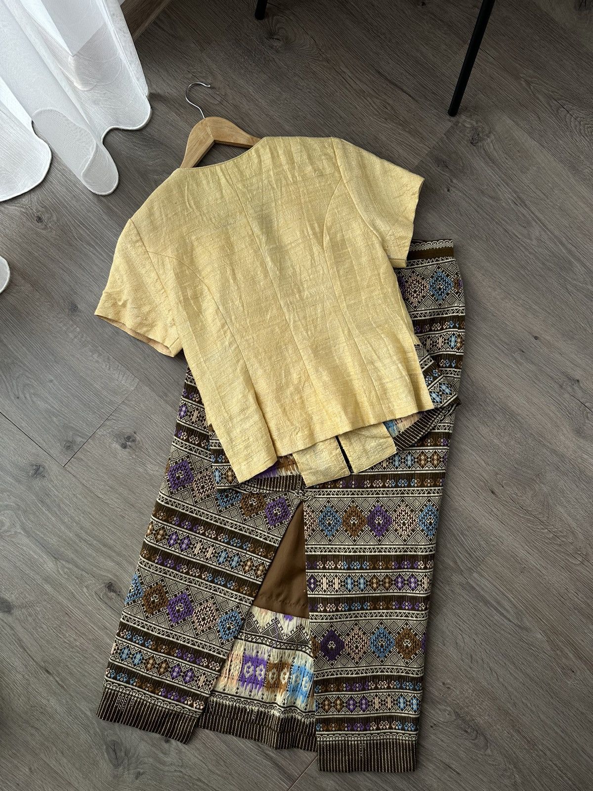 Other UK VTG Beige Thai Set Traditional Dress Skirt Wedding Blouse Size US M / EU 48-50 / 2 - 8 Thumbnail