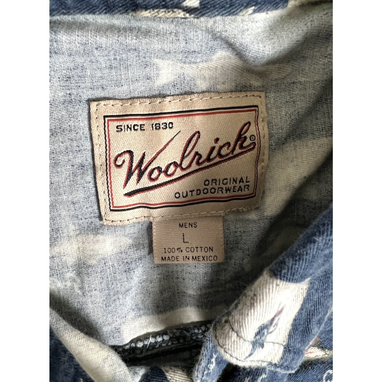 Vintage VINTAGE Woolrich Shirt Button-Up Short Sleeve Fish All Over Print Size L Blue Cotton Knit Pattern 90s Animals Outdoor Mens Size US L / EU 52-54 / 3 - 7 Thumbnail