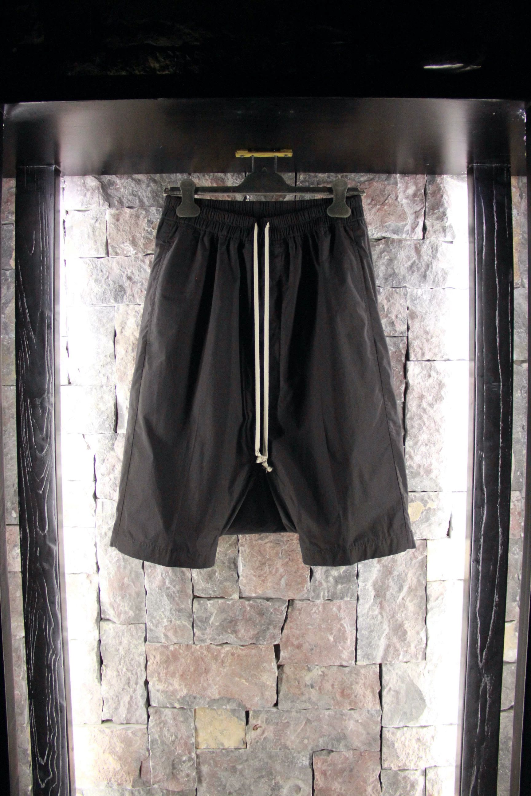 Rick Owens Rick Owens Black Shorts Men 30 Size US 30 / EU 46 - 1 Thumbnail