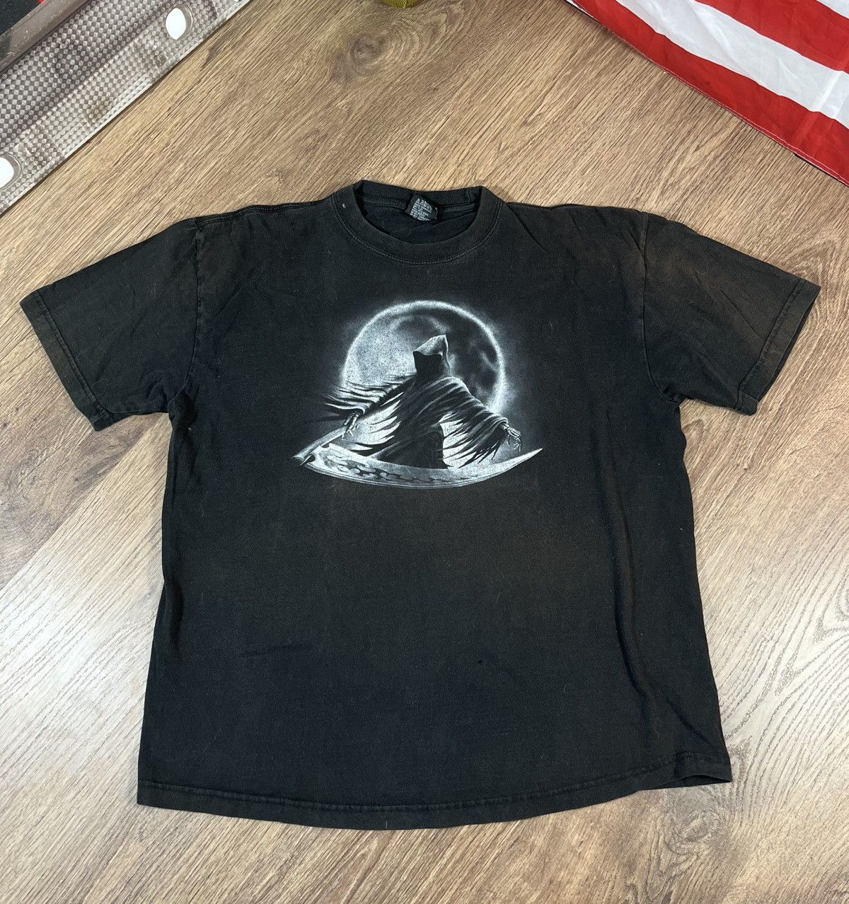 Vintage Vintage Spiral Gothic Distressed Faded Y2K T Shirt Size US XL / EU 56 / 4 - 2 Thumbnail