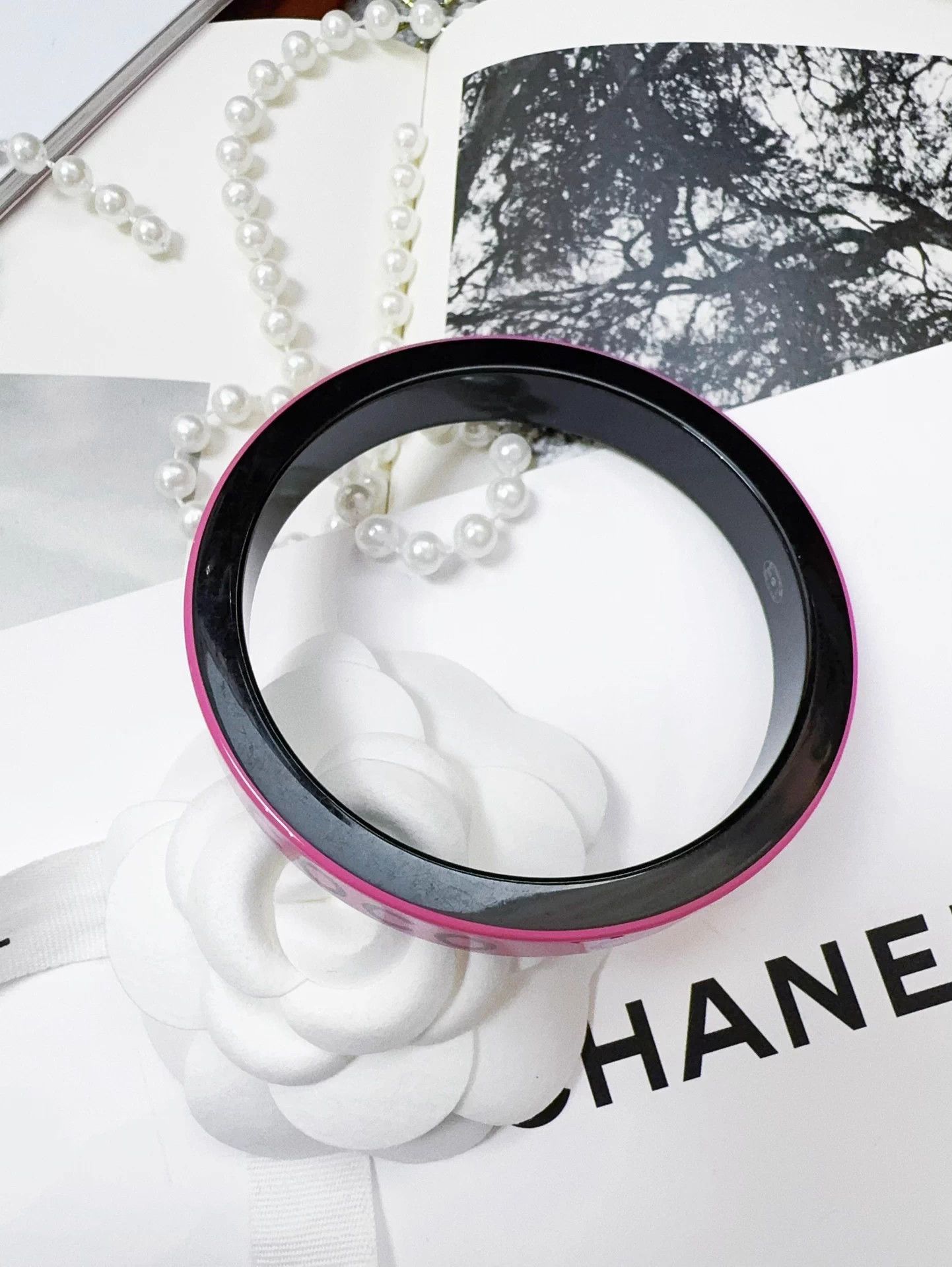 Chanel Chanel 22s Fuchsia Black Acrylic Coco Resin Bracelet Size ONE SIZE - 2 Thumbnail