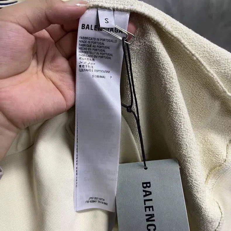 Balenciaga Balenciaga Beige plain lettering print hooded sweatshirt Size US S / EU 44-46 / 1 - 4 Thumbnail