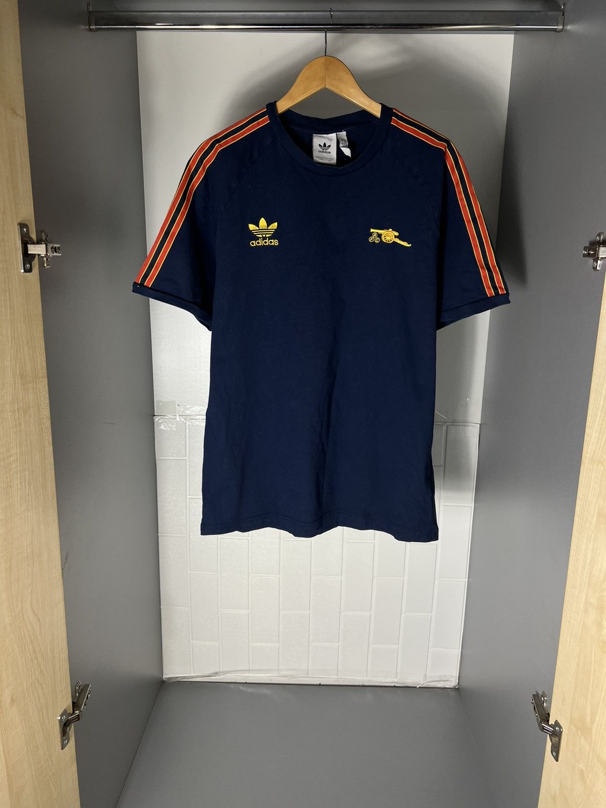 Adidas VINTAGE ADIDAS FC ARSENAL LONDON ENGLAND SOCCER JERSEY RETRO Size US XL / EU 56 / 4 - 1 Thumbnail