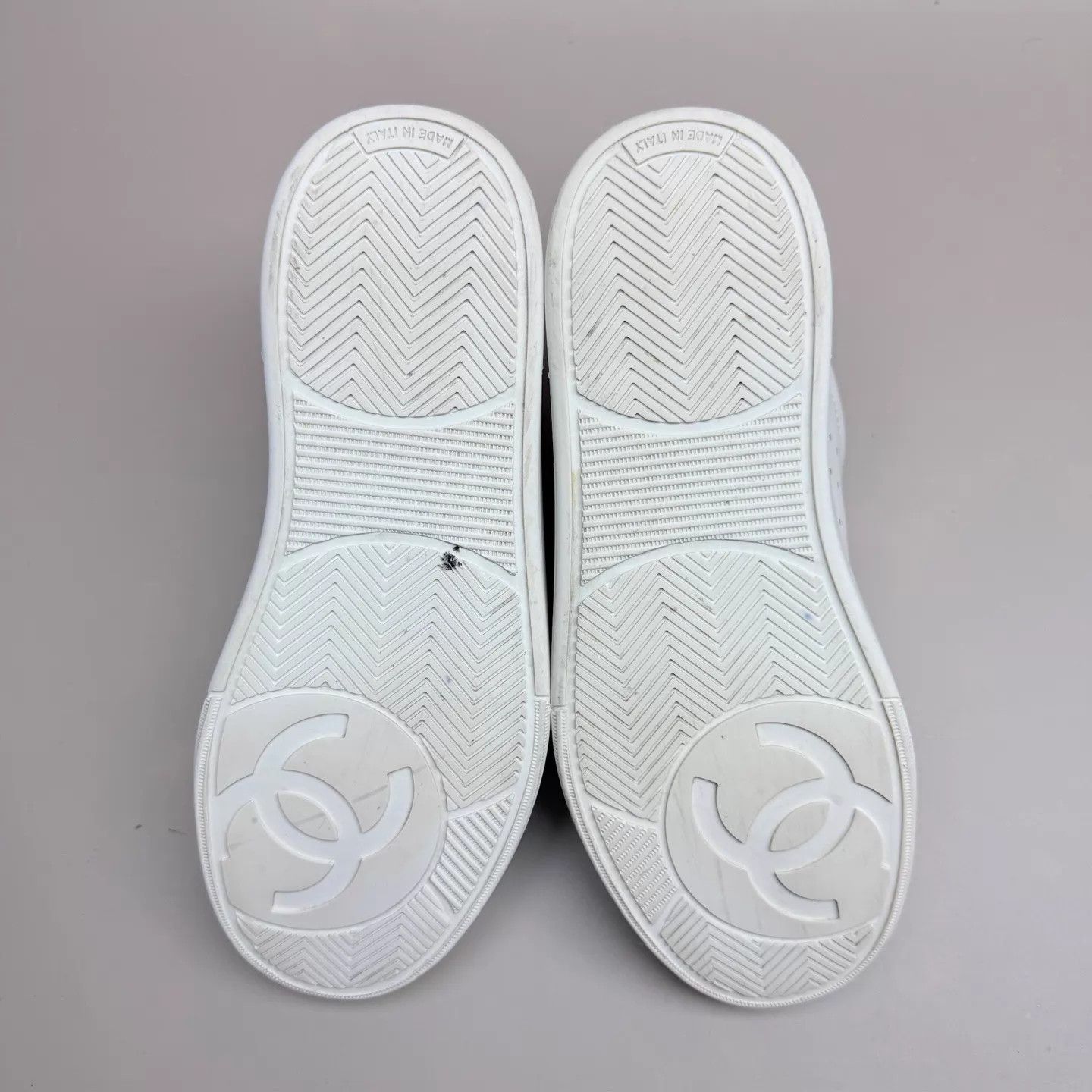 Chanel CHANEL White & Yellow Logo Laces Sneaker 36 Mint Size US 5.5 / IT 35.5 - 6 Thumbnail