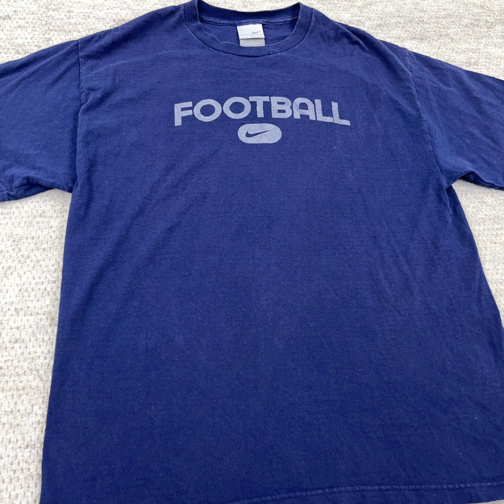 Nike VINTAGE Nike Shirt Men Large Navy Blue Center Swoosh Football Spell Out Shirt L Blue Nike Mens Vintage Retro 90s Football Swoosh Size US L / EU 52-54 / 3 - 5 Thumbnail