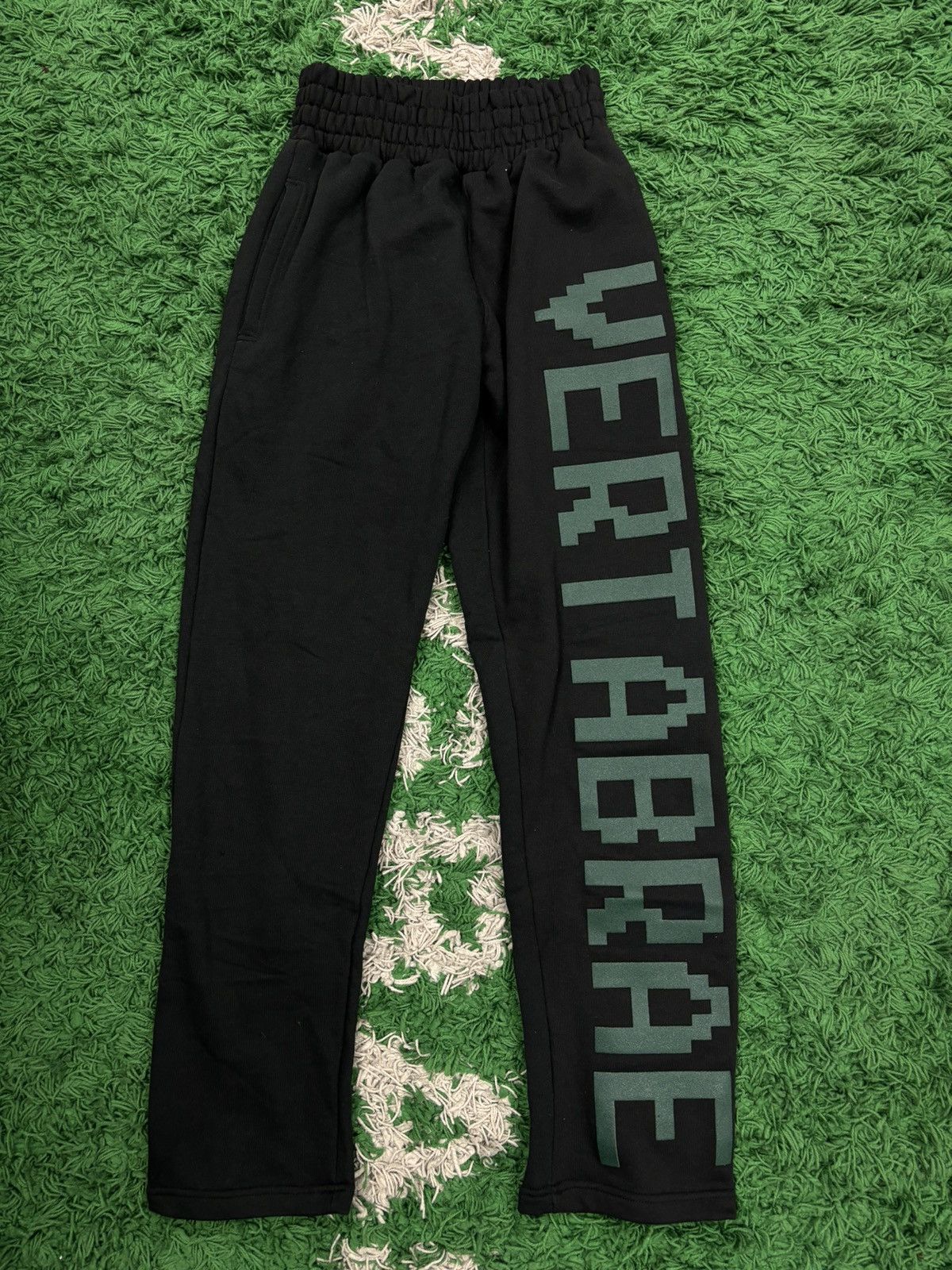 Image of Vertabrae Black Green Sweatpants XL X-Large, Men's (Size 36)