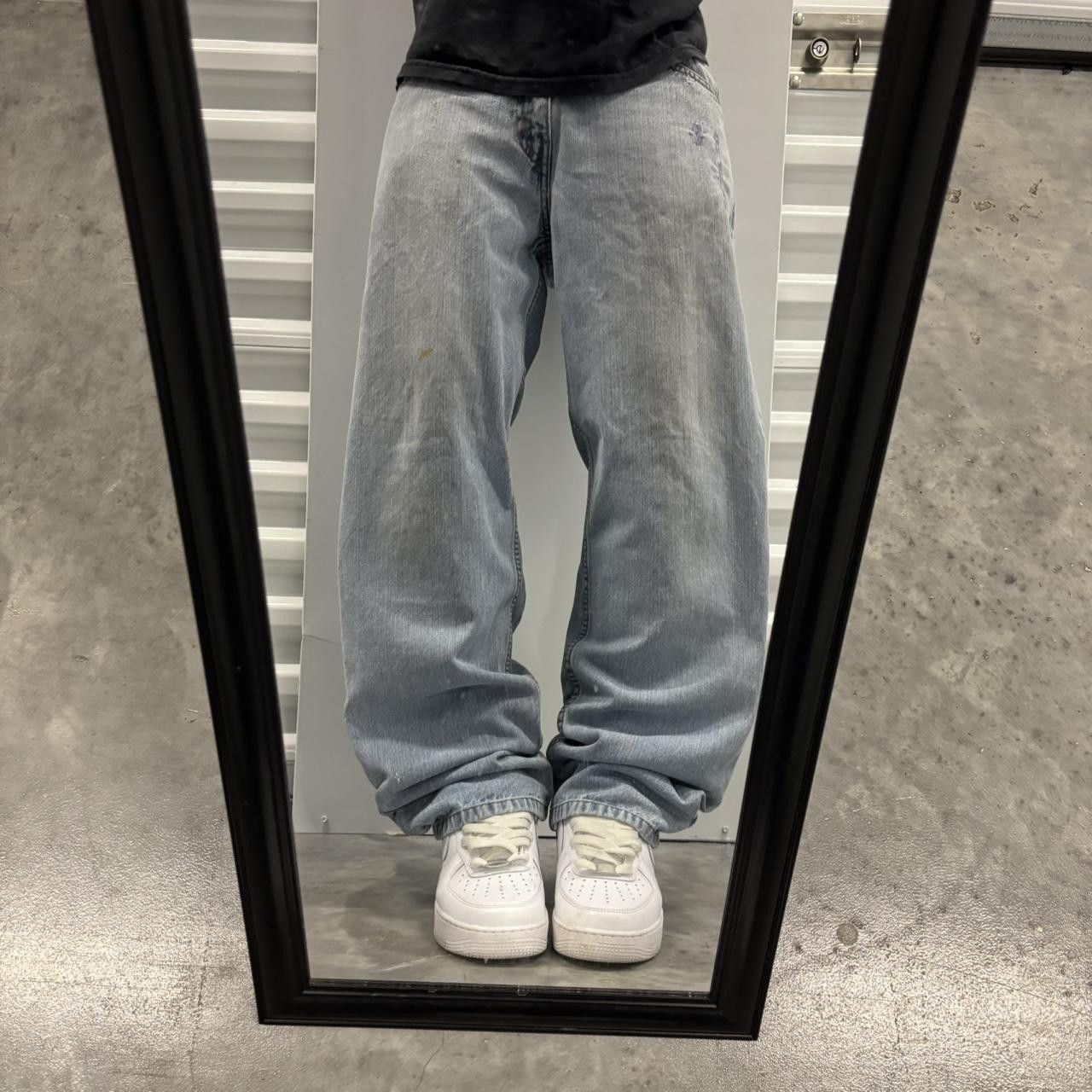 Levi's × Vintage Crazy Vintage Y2K/2000s Faded Light Wash Levi’s Essential Denim Jeans! Size US 31 - 1 Thumbnail