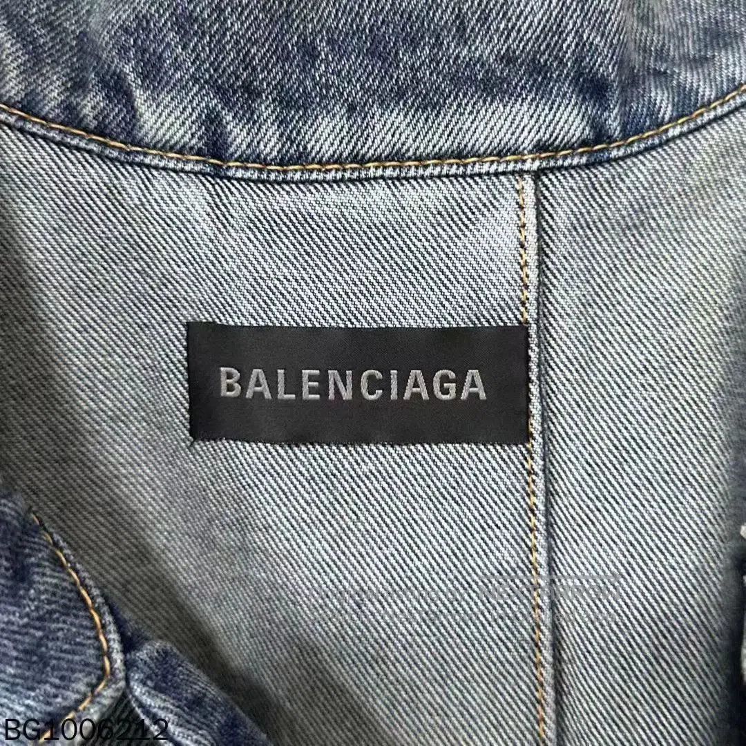 Balenciaga Distressed Oversized Denim Jacket Balenciaga. Size US XS / EU 42 / 0 - 4 Thumbnail