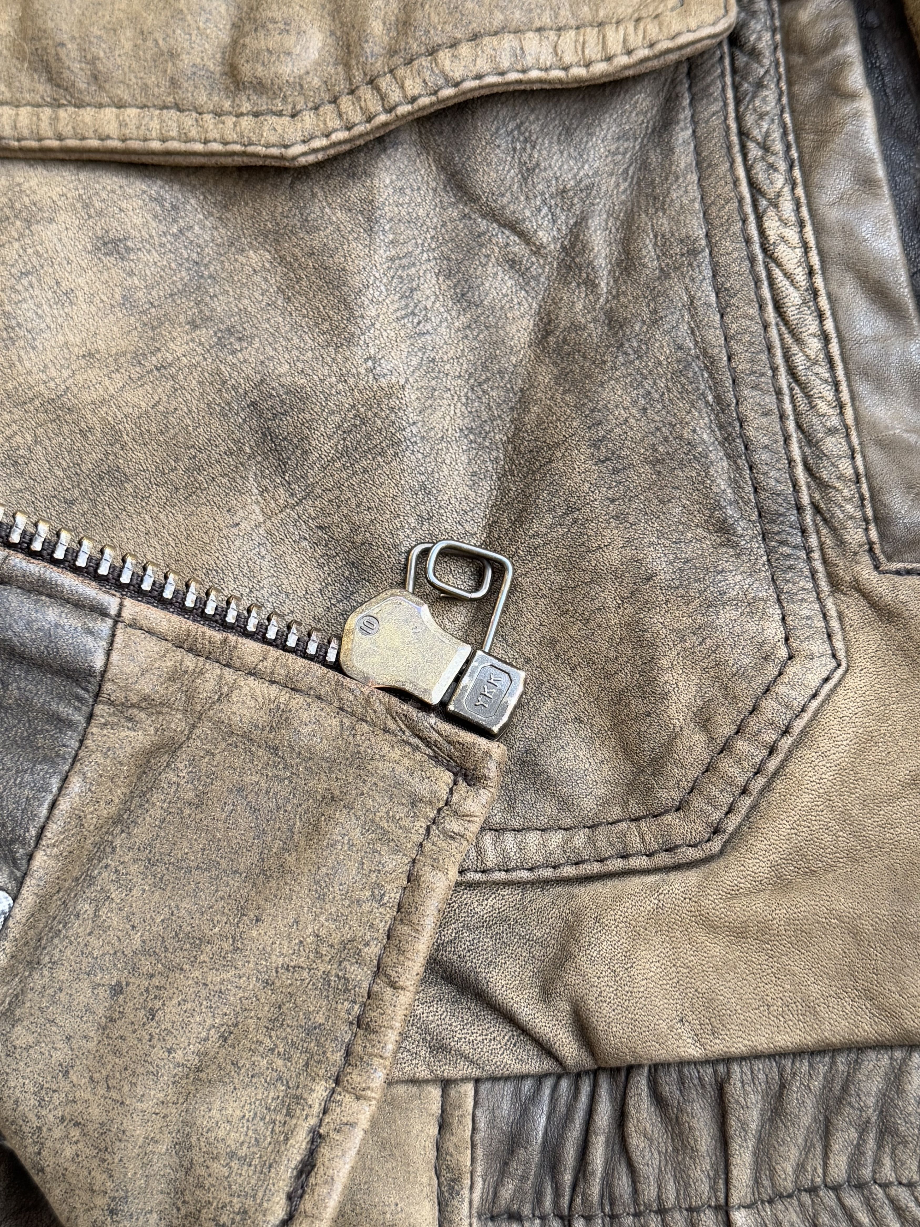 Avirex Vintage A2 Pilot's Brown Leather Jacket Flying Tigers 1941 Size US M / EU 48-50 / 2 - 15 Thumbnail