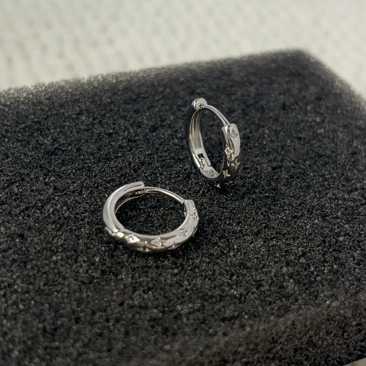 Other Star Small Hoop Earrings for Women Men Unisex Earrings Size ONE SIZE - 1 Thumbnail