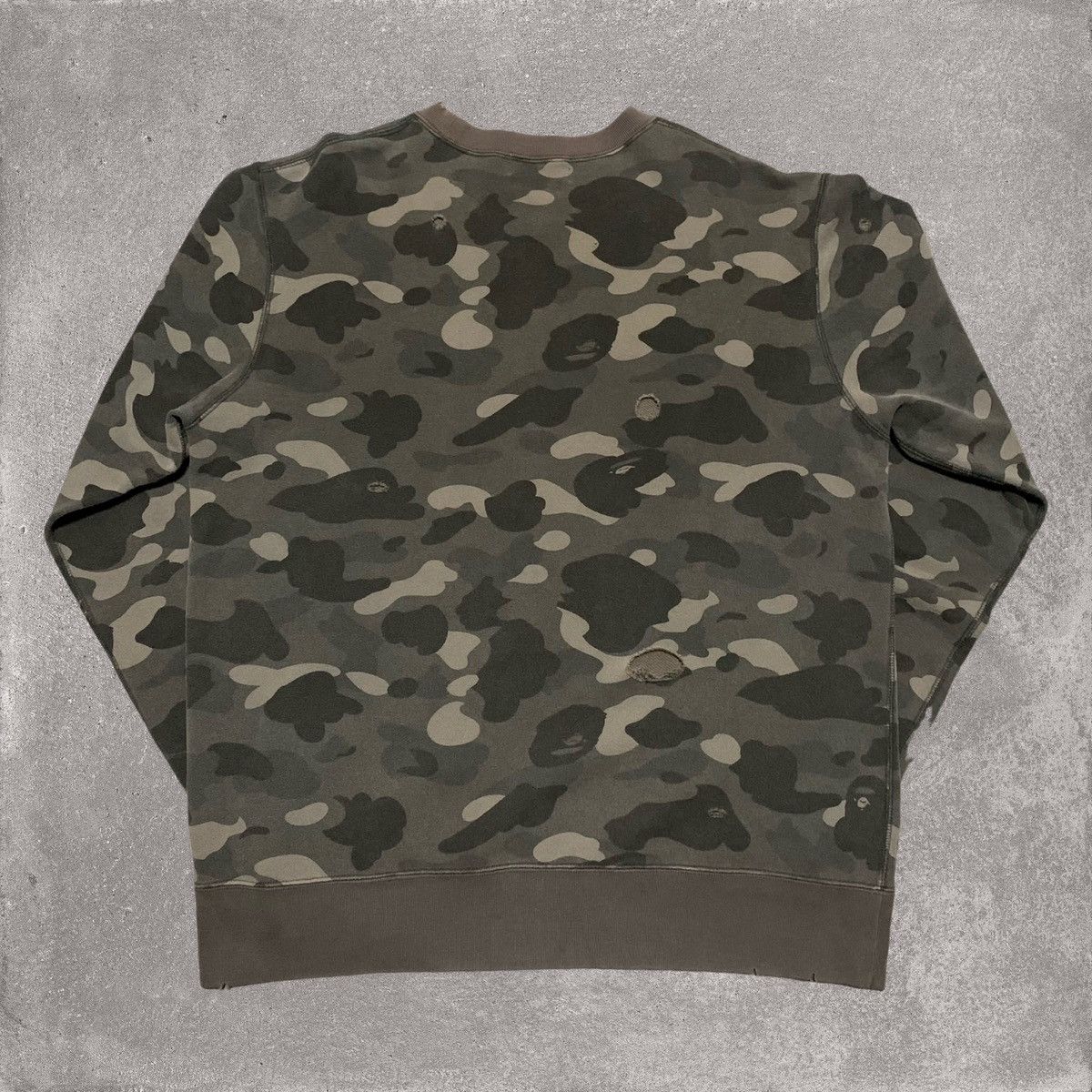 Bape Bape Large Grey Camo Oversized Sweatshirt Distressed Bathing Size US L / EU 52-54 / 3 - 2 Thumbnail