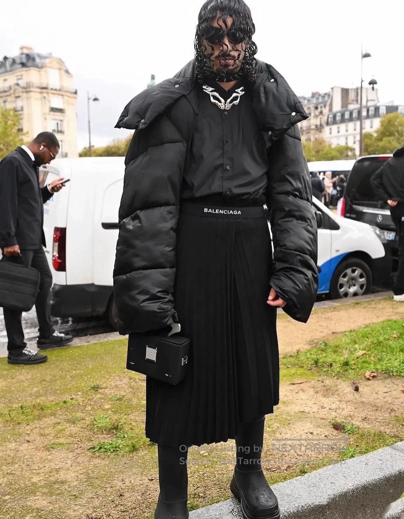 Balenciaga Balenciaga Black Pleated Skirt. Size 35" - 8 Thumbnail
