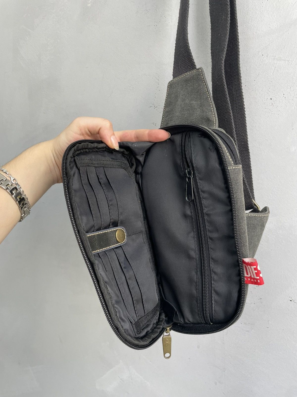 Diesel Diesel mini oakley style y2k sling bag hype canvas Size ONE SIZE - 8 Thumbnail