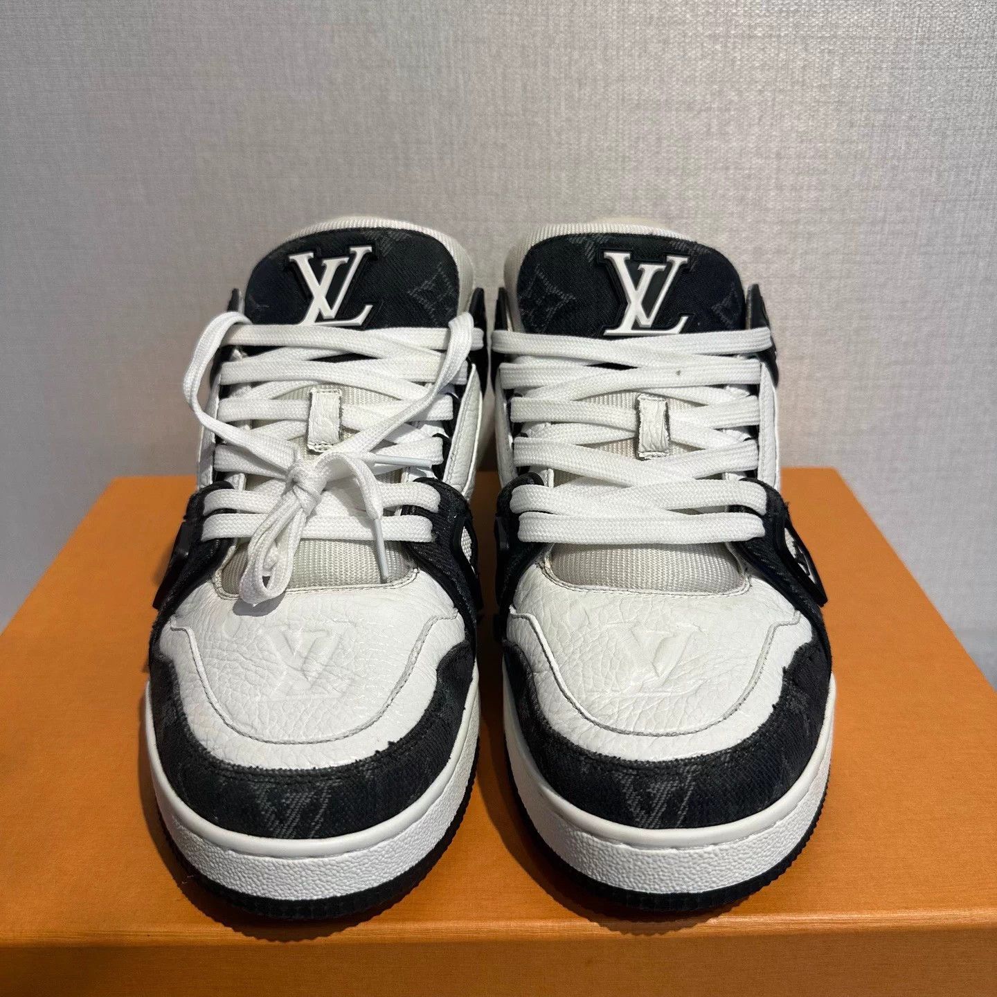 Louis Vuitton LV Black White Denim Trainer 40.5 Size US 7.5 / EU 40-41 - 2 Thumbnail