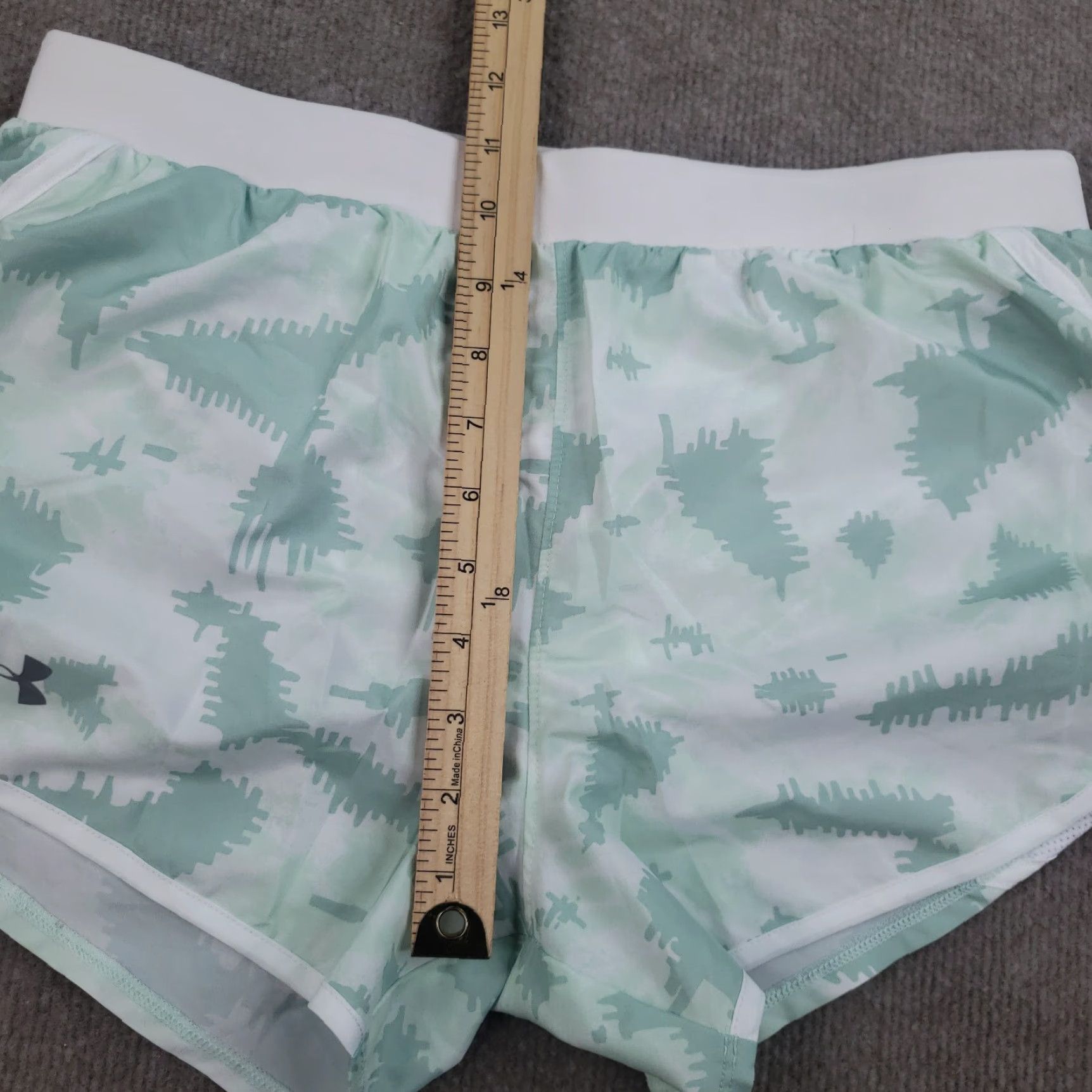 Under Armour Under Armour Women's Medium Green Running Shorts Size 31" - 7 Thumbnail