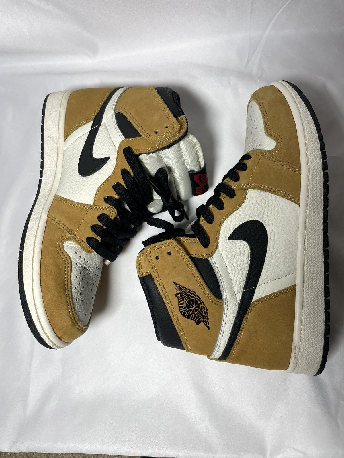 Jordan Brand × Nike Nike Air Jordan 1 Retro High OG Rookie of Year 2018 Size 8 Size US 8 / EU 41 - 2 Thumbnail