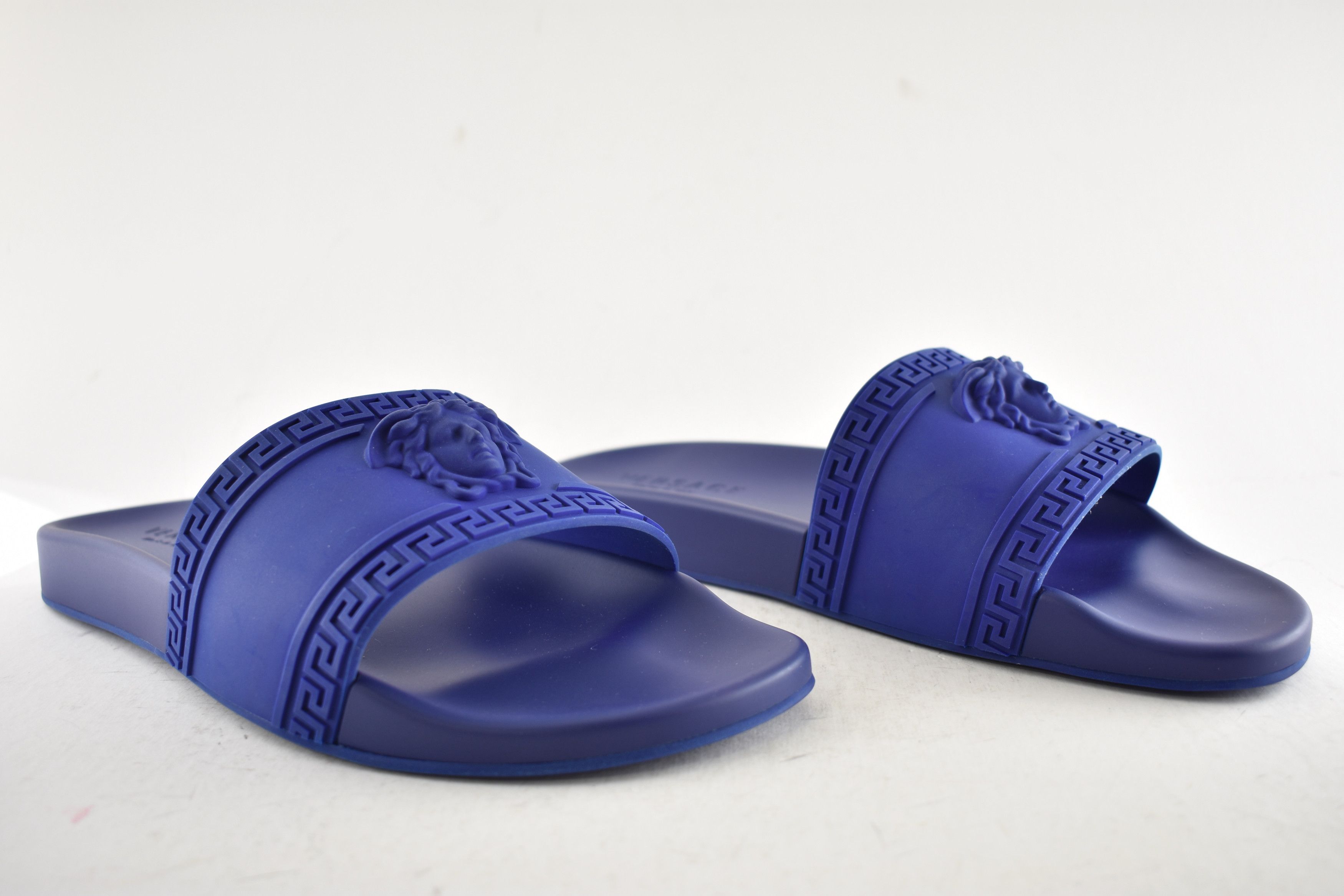 Versace Medusa Rubber Logo Slide Pool Sandal Flip Flop Flat 44 11 Size US 11 / EU 44 - 4 Thumbnail