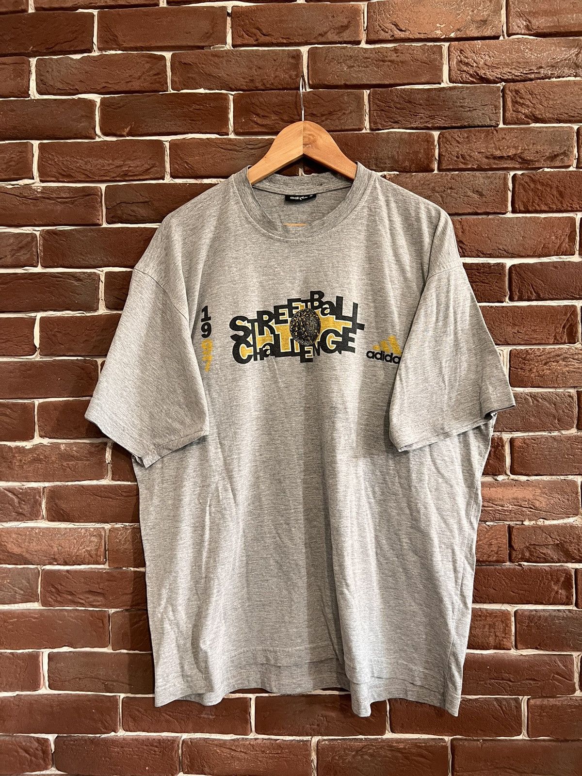 Adidas Vintage 90s Adidas Streetball Challenge 1997 TShirt Big Logo Size US L / EU 52-54 / 3 - 1 Thumbnail