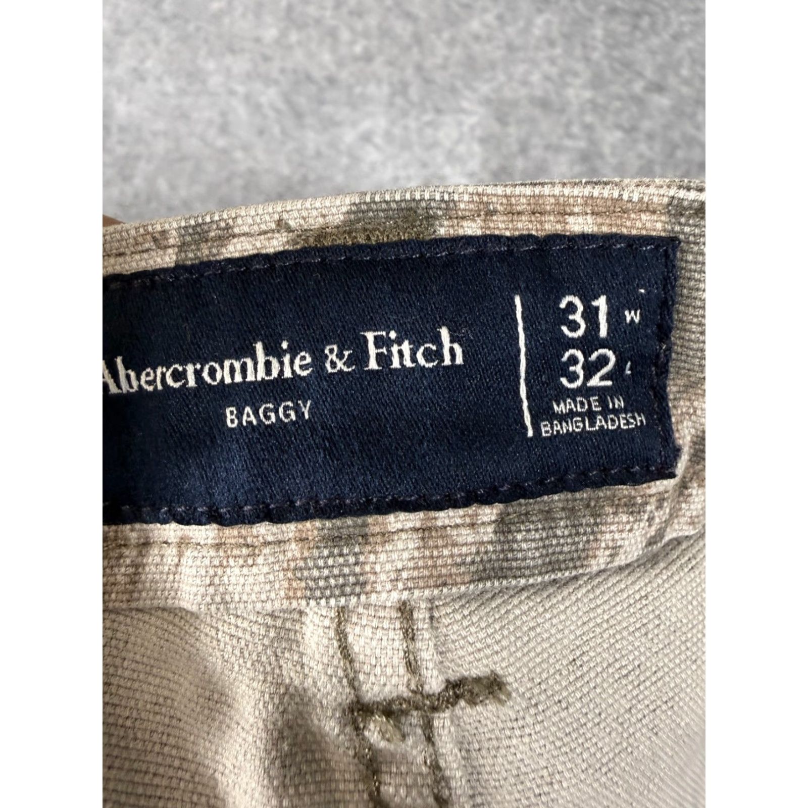 Abercrombie & Fitch Abercrombie & Fitch Pants Mens 31x32 Green Camouflage Stretch Baggy Carpenter Size US 31 - 7 Thumbnail