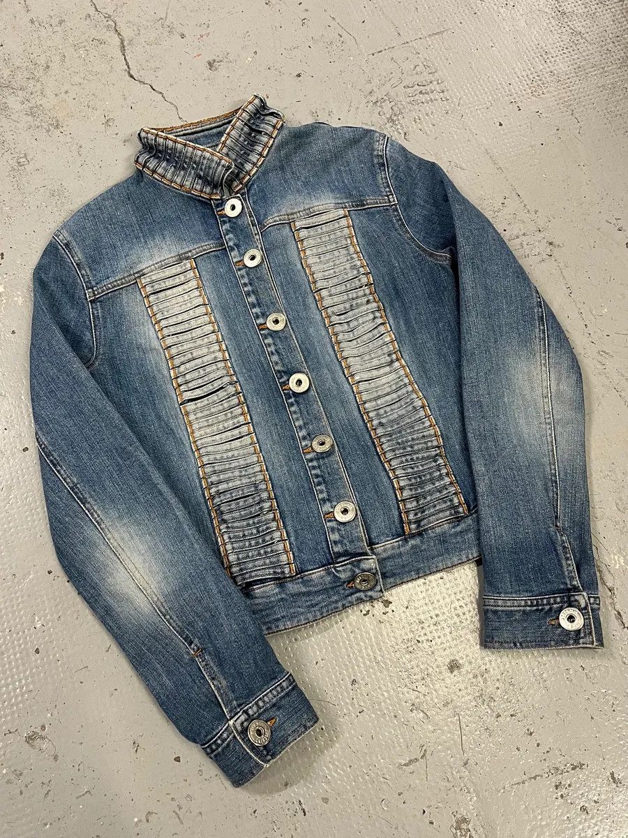 Moschino 2000s Moschino Pleated Blue Buttoned Denim Jacket Size M / US 6-8 / IT 42-44 - 4 Thumbnail