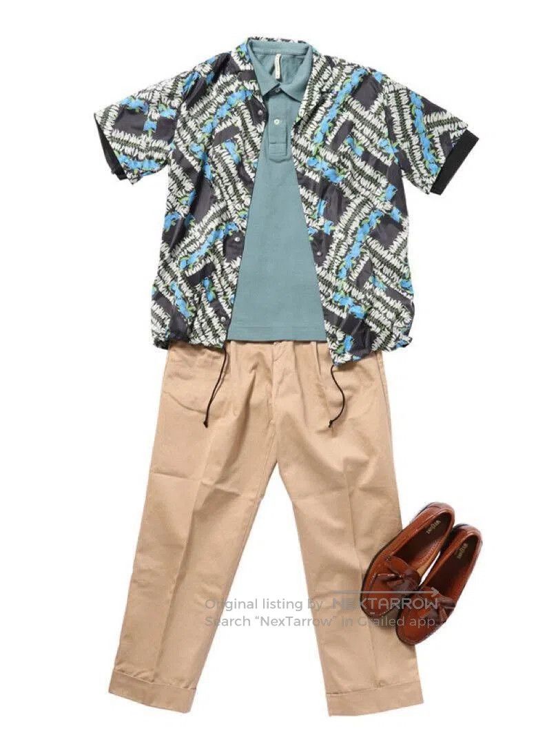 Kolor stylish hawaiian shirt with waterproof design. Size US M / EU 48-50 / 2 - 6 Thumbnail