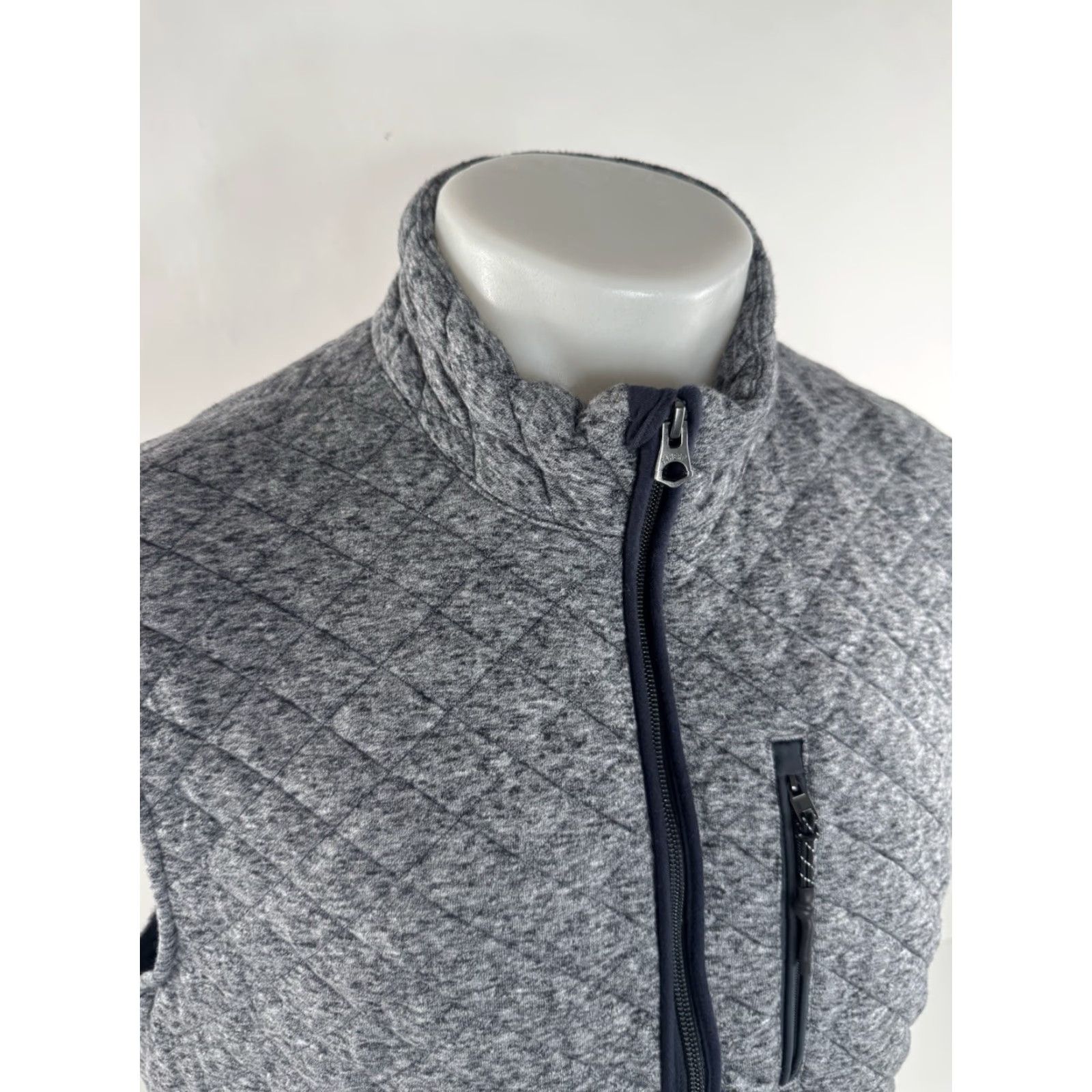 Faherty Faherty Quilted Zip Vest Mens L Grayish Blue with Cotton Blend Outer Shell Winter Wear B10 Size US L / EU 52-54 / 3 - 2 Thumbnail