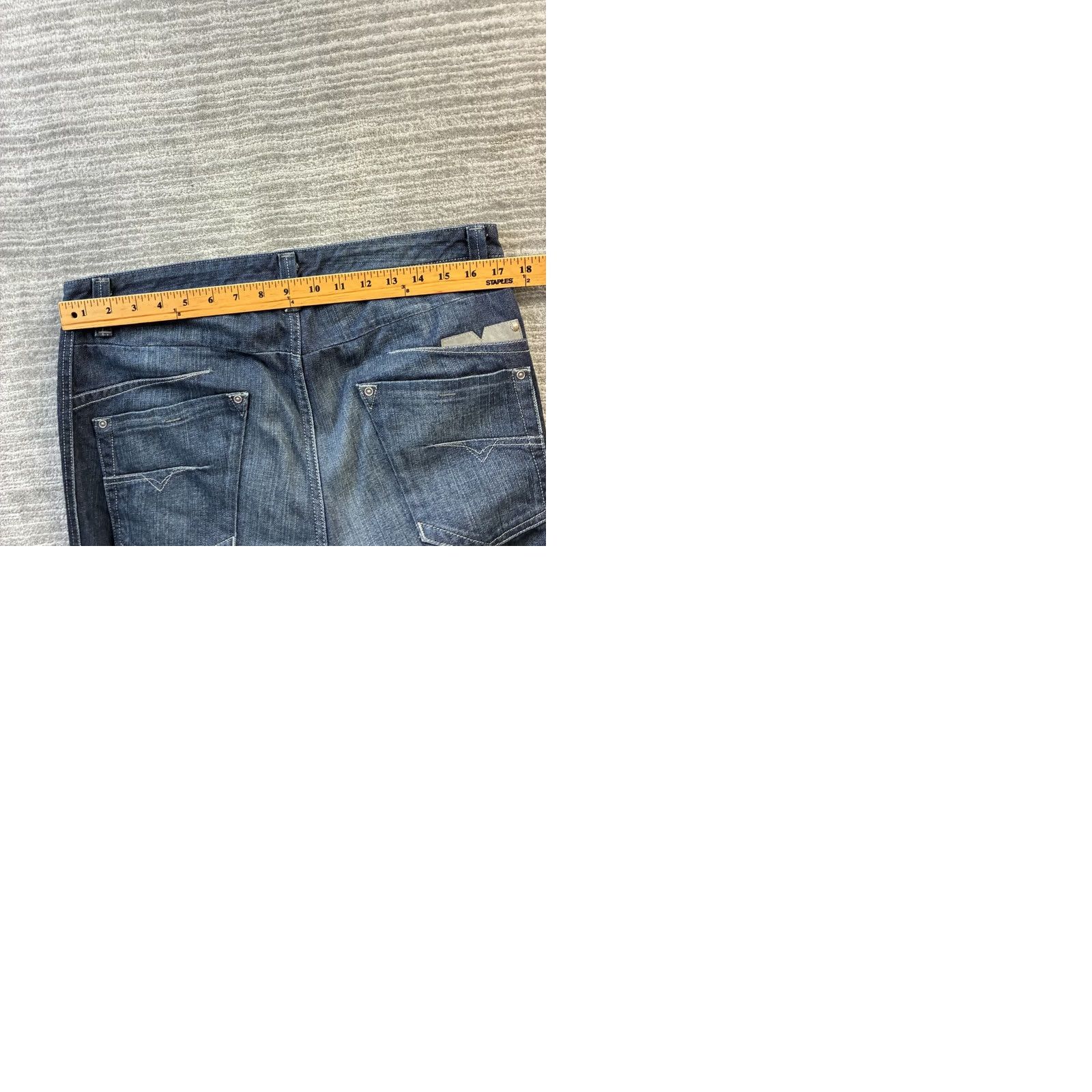 Diesel VINTAGE Diesel Jeans Mens 31x30 Darron Blue Denim Slim Tapered Button Fly 5-Pocket 90s Mens Clothing Size US 31 - 9 Thumbnail