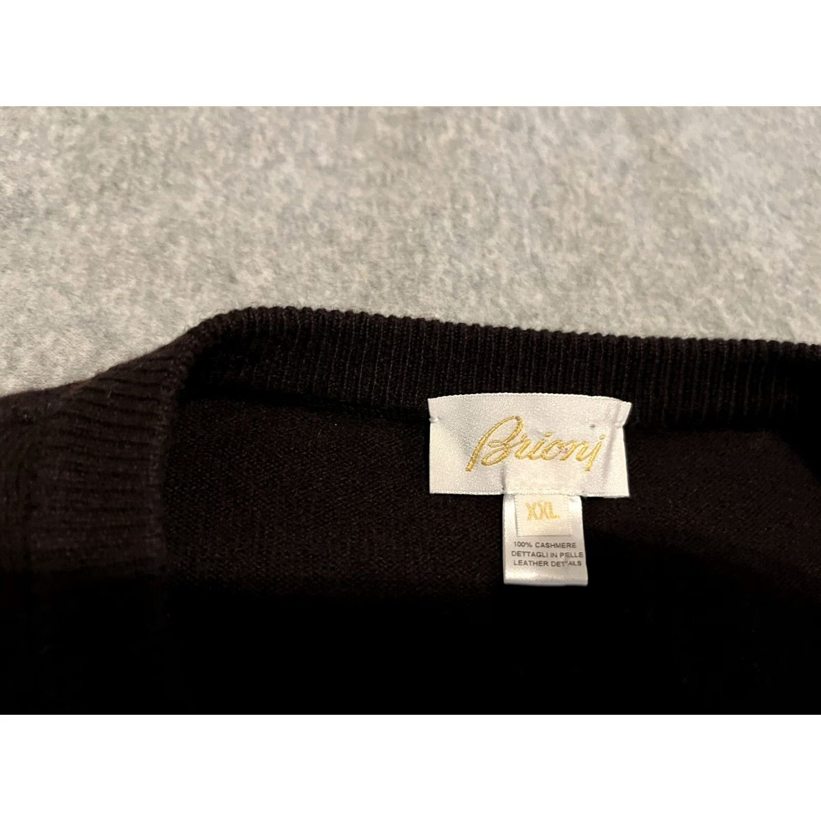 Brioni Brioni 100% Cashmere Brown Sweater Leather Details Size XXL Mens Pull-over Pullover 2XL Brown Cashmere Brioni Sweater Leather Details 90s? Size US XXL / EU 58 / 5 - 2 Thumbnail