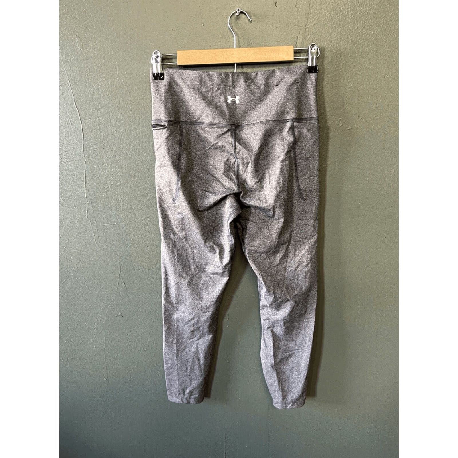 Under Armour Under Armour Womens Gray Athletic Cropped Leggings Size Medium Size 32" / US 10 / IT 46 - 2 Thumbnail