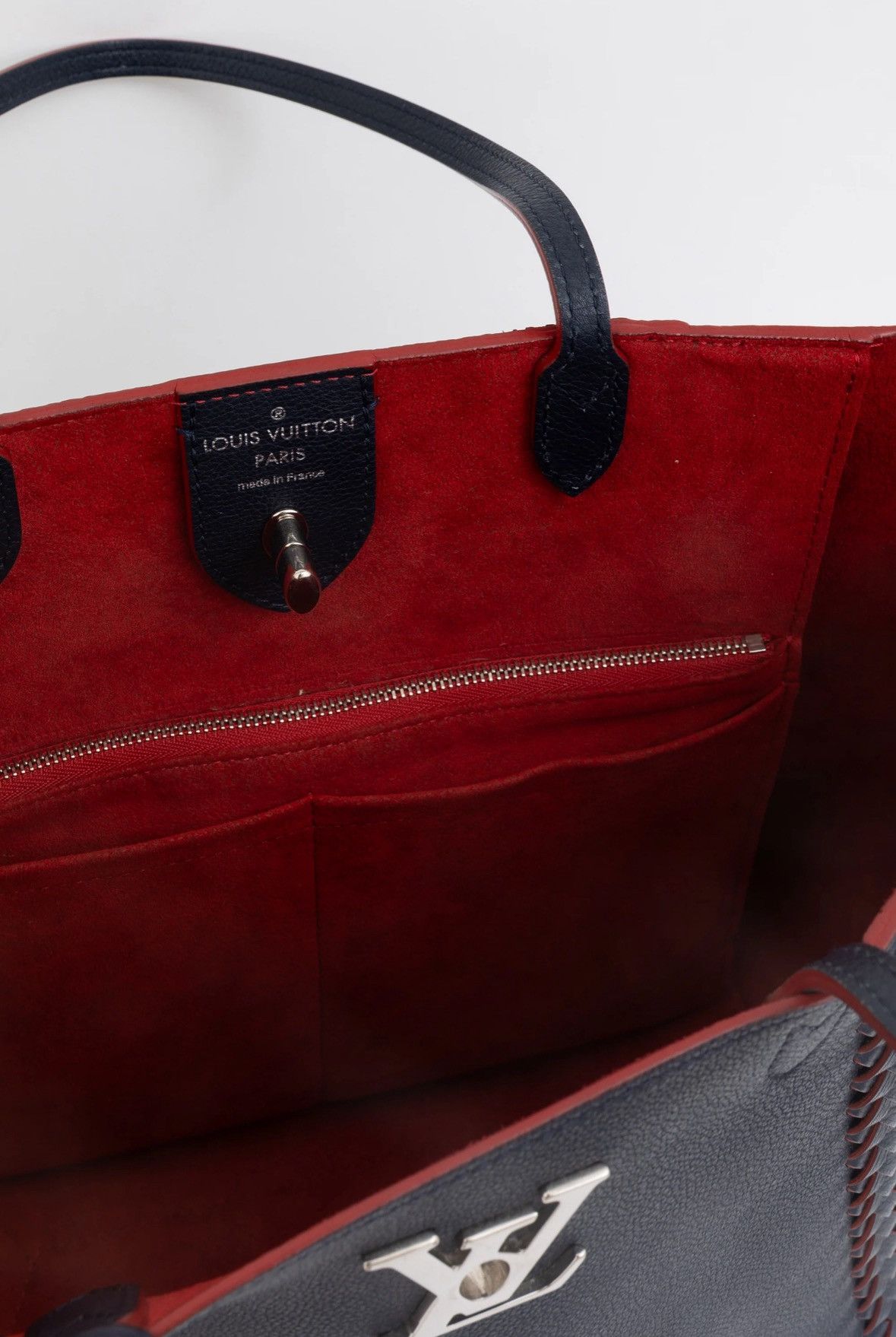 Louis Vuitton LV Microchip ✅ Certificate ✅ LV Lock Me Tote✨ Made in France Size ONE SIZE - 13 Thumbnail