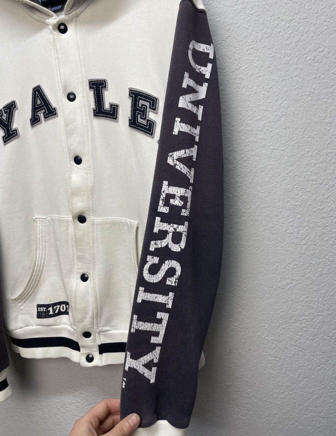 Vintage Vintage 00s Yale University Boxy Fit Big Logo Zip Hoodie Size US M / EU 48-50 / 2 - 7 Thumbnail