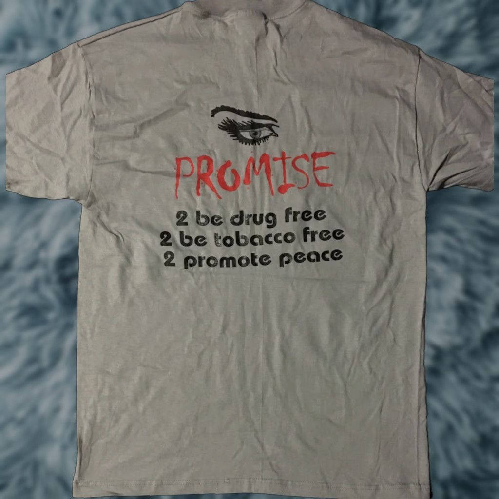 Vintage VINTAGE 90s Cigarettes Kill CK Parody Anti Smoking Shirt L Drug Free Grunge Funny Mens T-Shirt Gray Size US L / EU 52-54 / 3 - 1 Thumbnail
