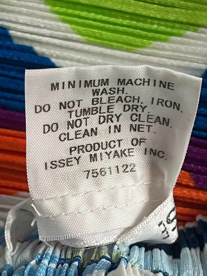 Issey Miyake Issey Miyake size:4 Blue little house pleated skirt Size 22" - 4 Thumbnail