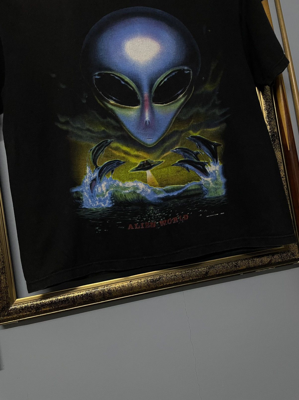 Vintage Vintage 1990s Japan Designer Alien World Sunfaded Tshirt Size US M / EU 48-50 / 2 - 4 Thumbnail