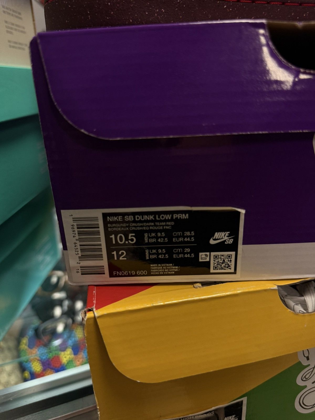 Nike Nike Dunk Low SB Burgundy Crush City Of Love 10.5 (NEW) Size US 10.5 / EU 43-44 - 14 Thumbnail