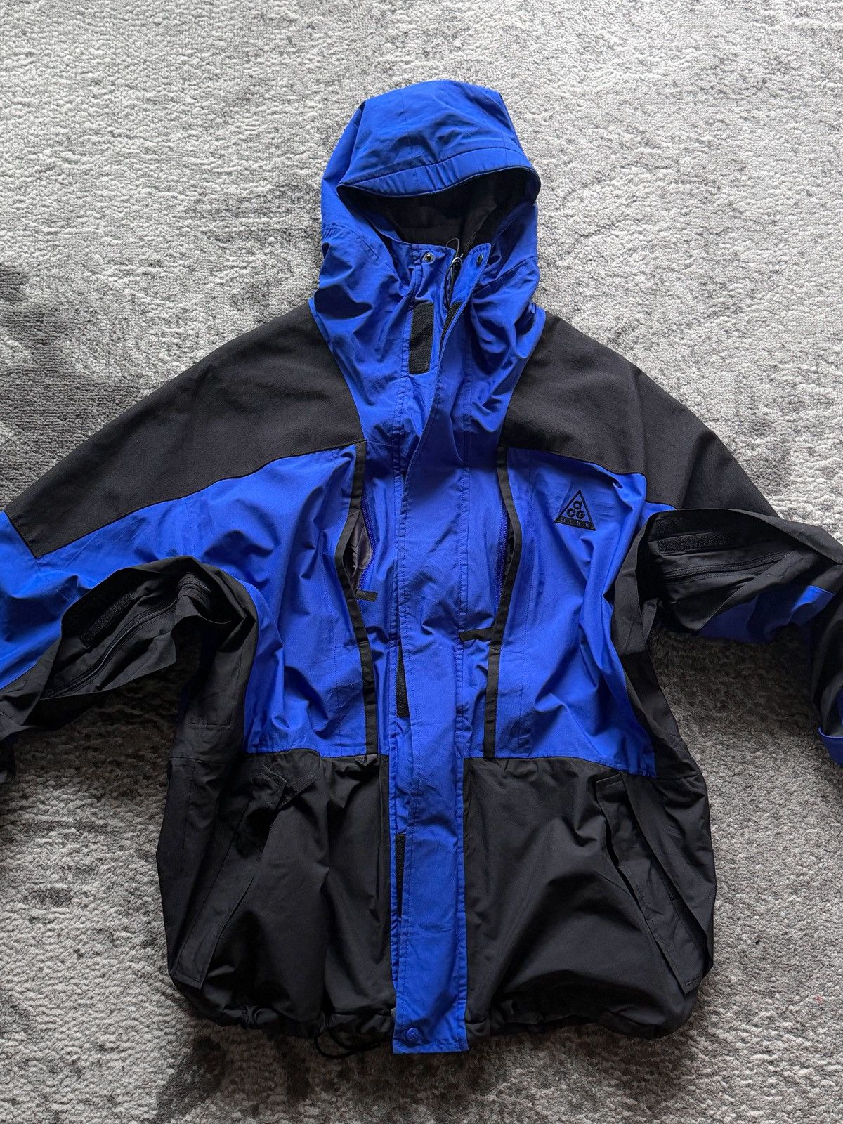 Nike Vintage Nike ACG Strorm-Fit Outdoor Jacket Size US L / EU 52-54 / 3 - 5 Thumbnail