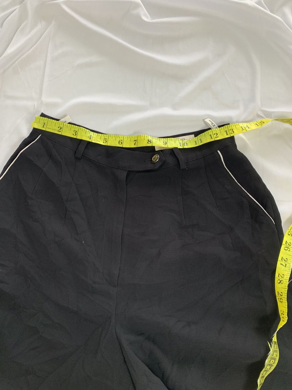 Christian Dior Monsieur classic logo christian dior sport short women Size 28" / US 6 / IT 42 - 8 Thumbnail
