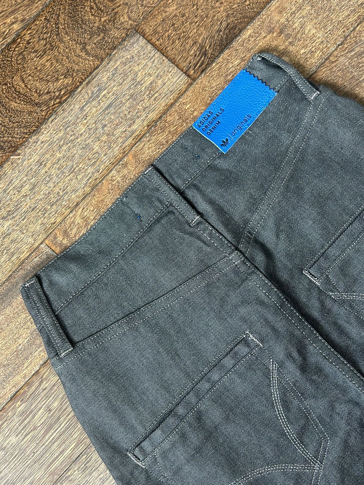 Adidas × Designer × Yeezy Adidas Original Barrel Leg Denim Pants Size US 26 / EU 42 - 7 Thumbnail