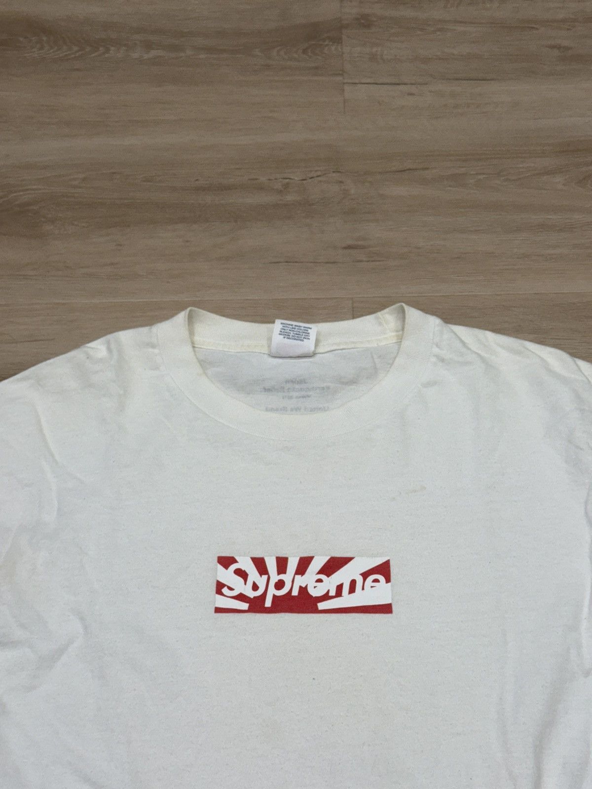 Supreme Supreme 2011 Japan Relief Box Logo Tee Size US L / EU 52-54 / 3 - 1 Thumbnail