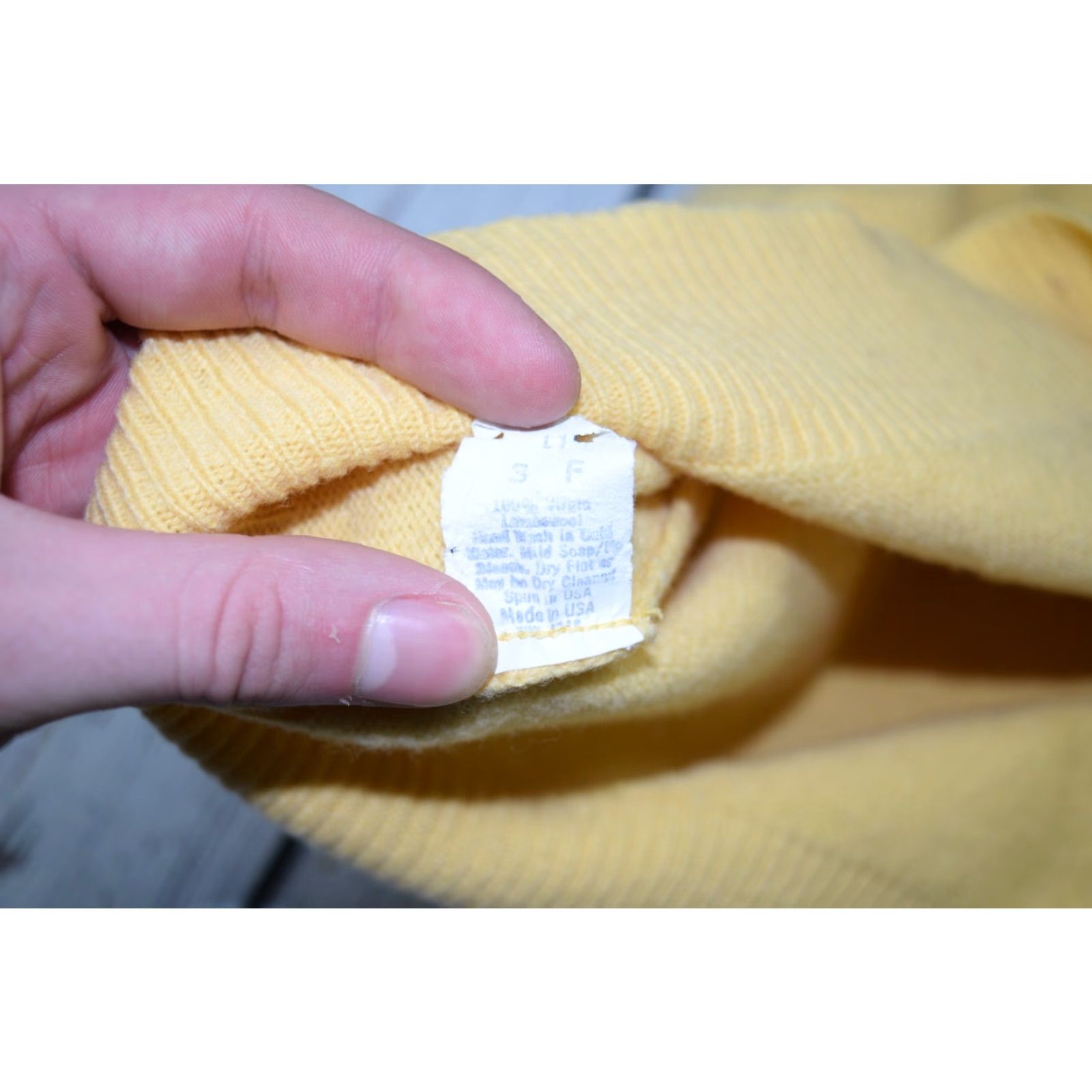 Vintage VINTAGE L.L. BEAN MENS LARGE YELLOW VIRGIN LAMBSWOOL V-NECK SLEEveless SWEATER VEST USA MADE Size US L / EU 52-54 / 3 - 6 Thumbnail