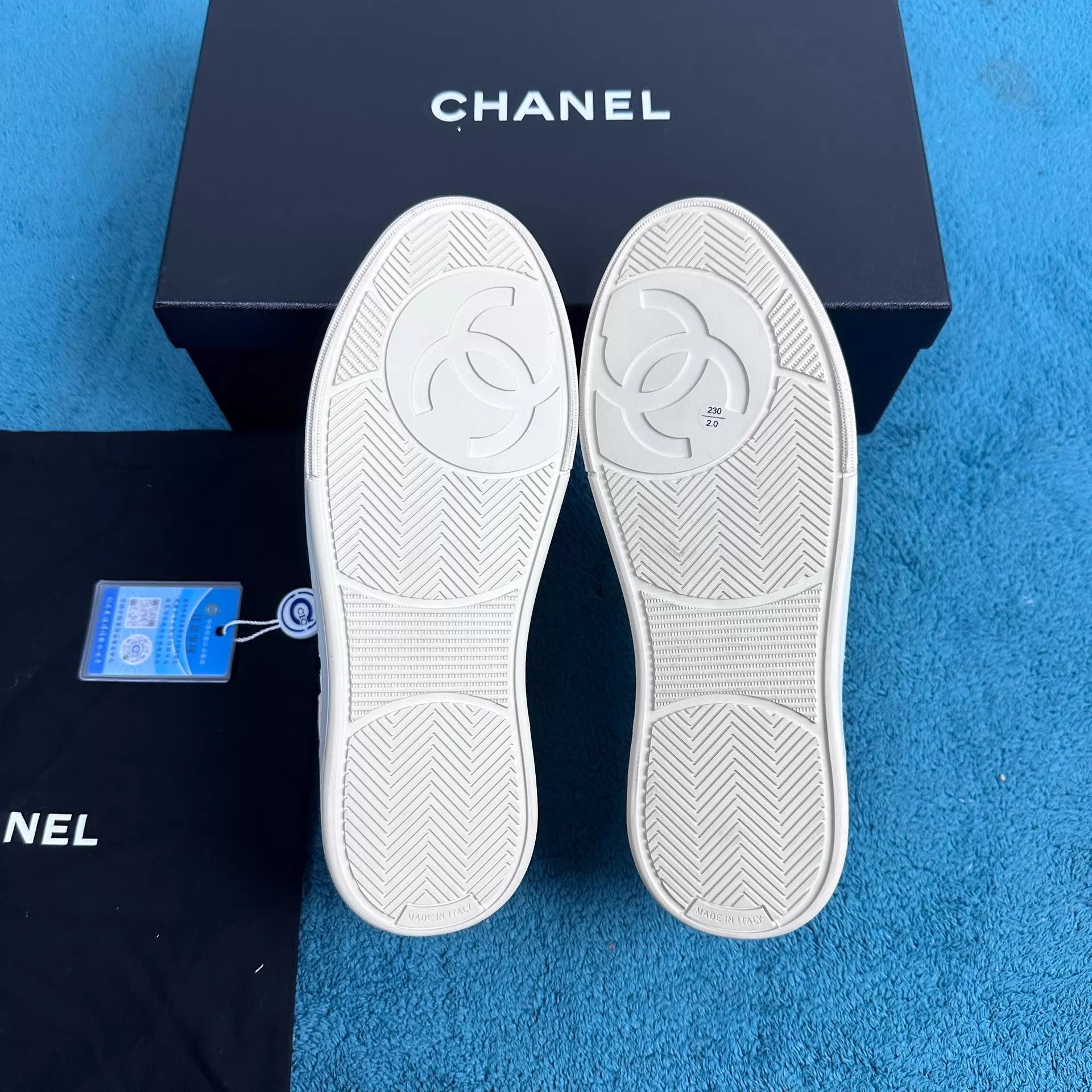 Chanel Chanel 24S Beige Leather Low-Top Sneakers 36 Size US 5.5 / IT 35.5 - 5 Thumbnail