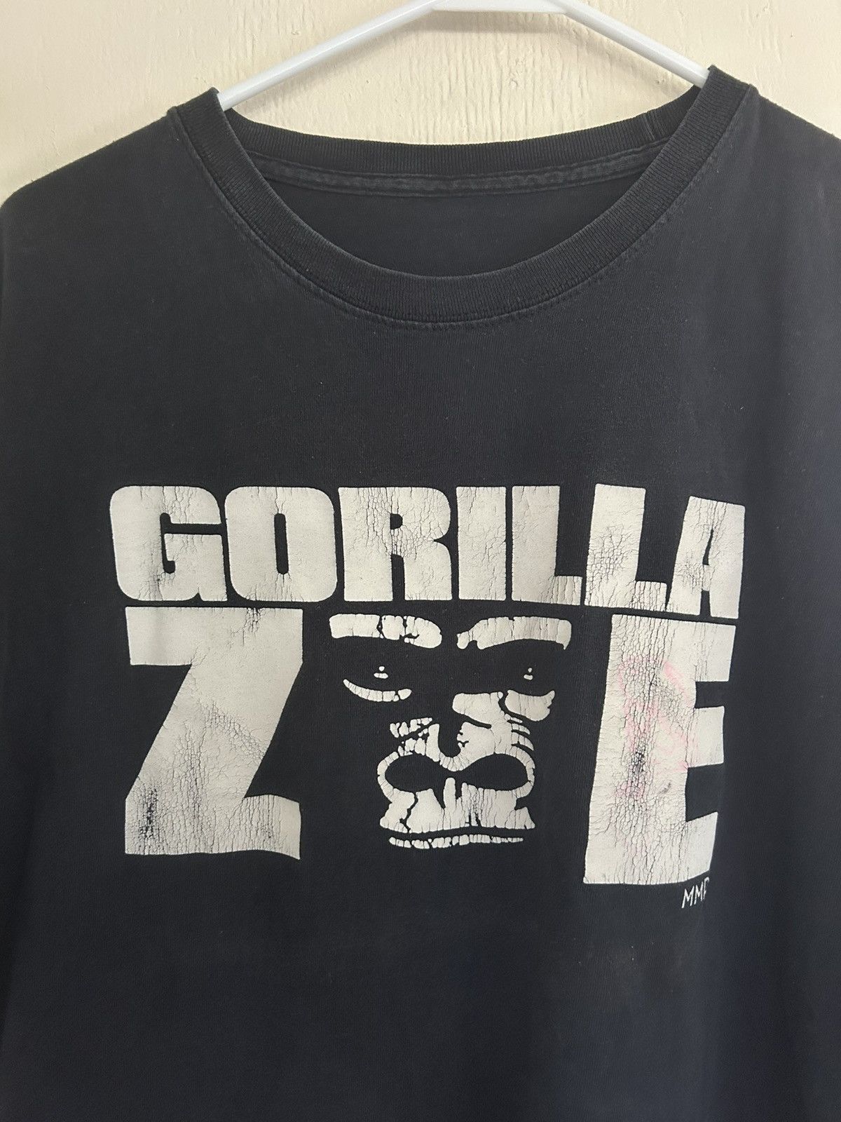 Vintage Vintage Gorilla Zoe Signed Rap T-shirt Size US XL / EU 56 / 4 - 1 Thumbnail
